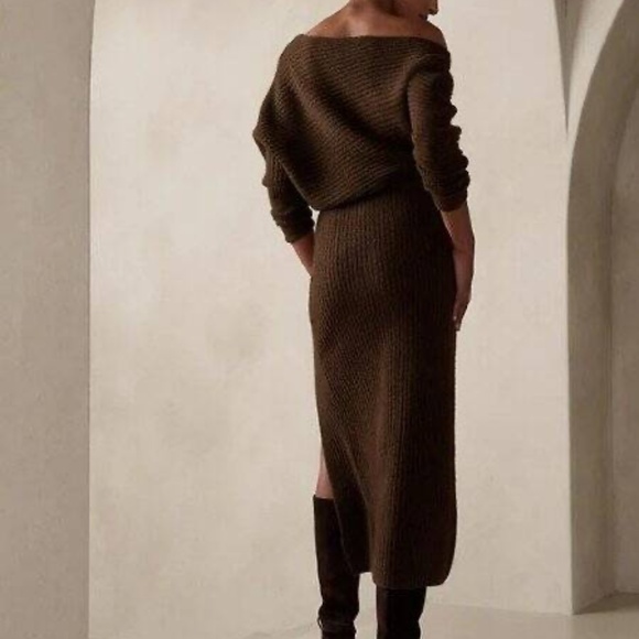 Banana Republic COLLETA OFF-SHOULDER MIDI DRESS - Picture 2 of 12